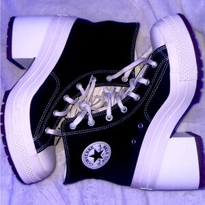 Women’s 9.5 Converse All Star Boot Heels